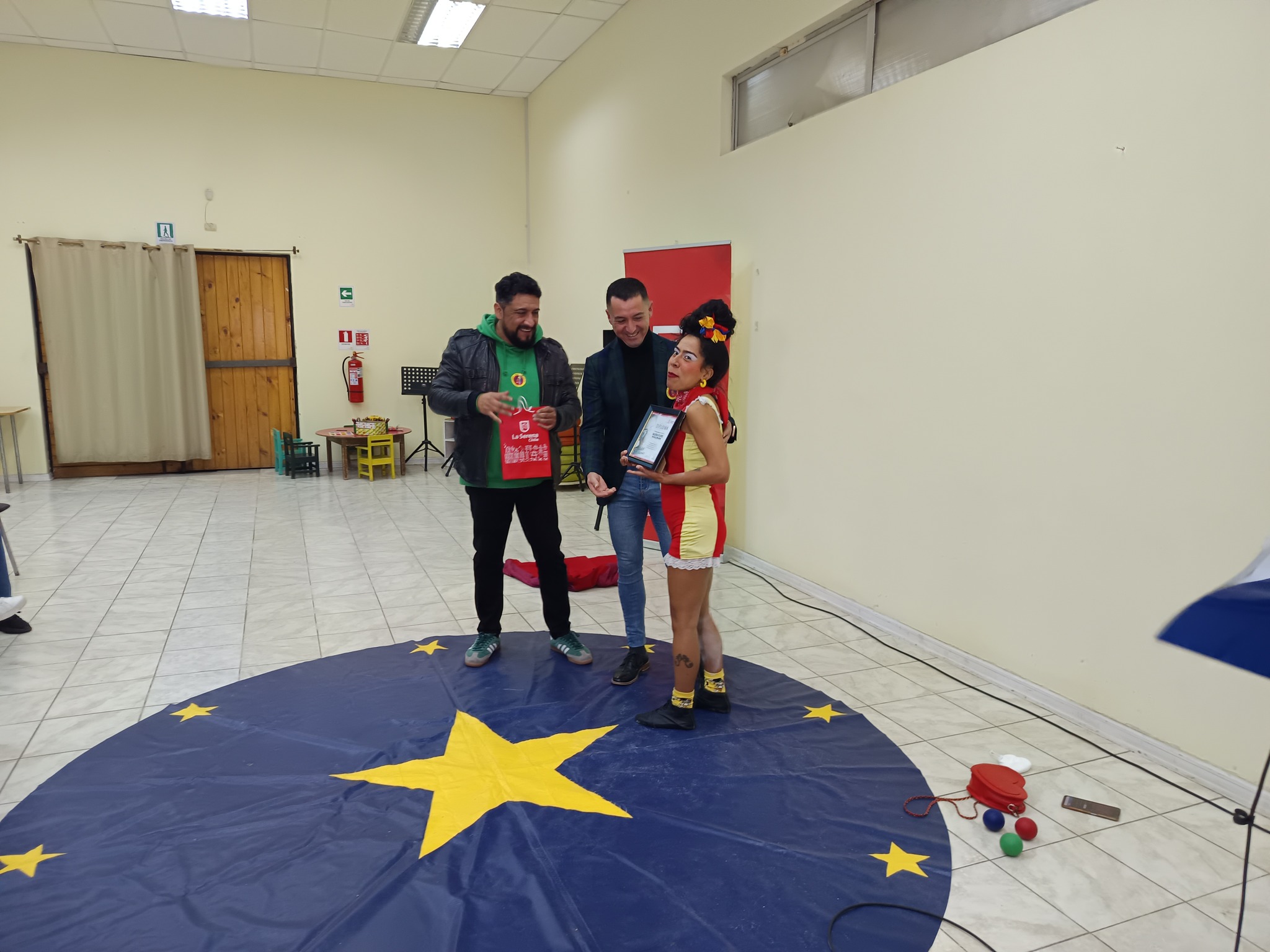 Destacan aporte en el arte  circense de  Valeska Flores